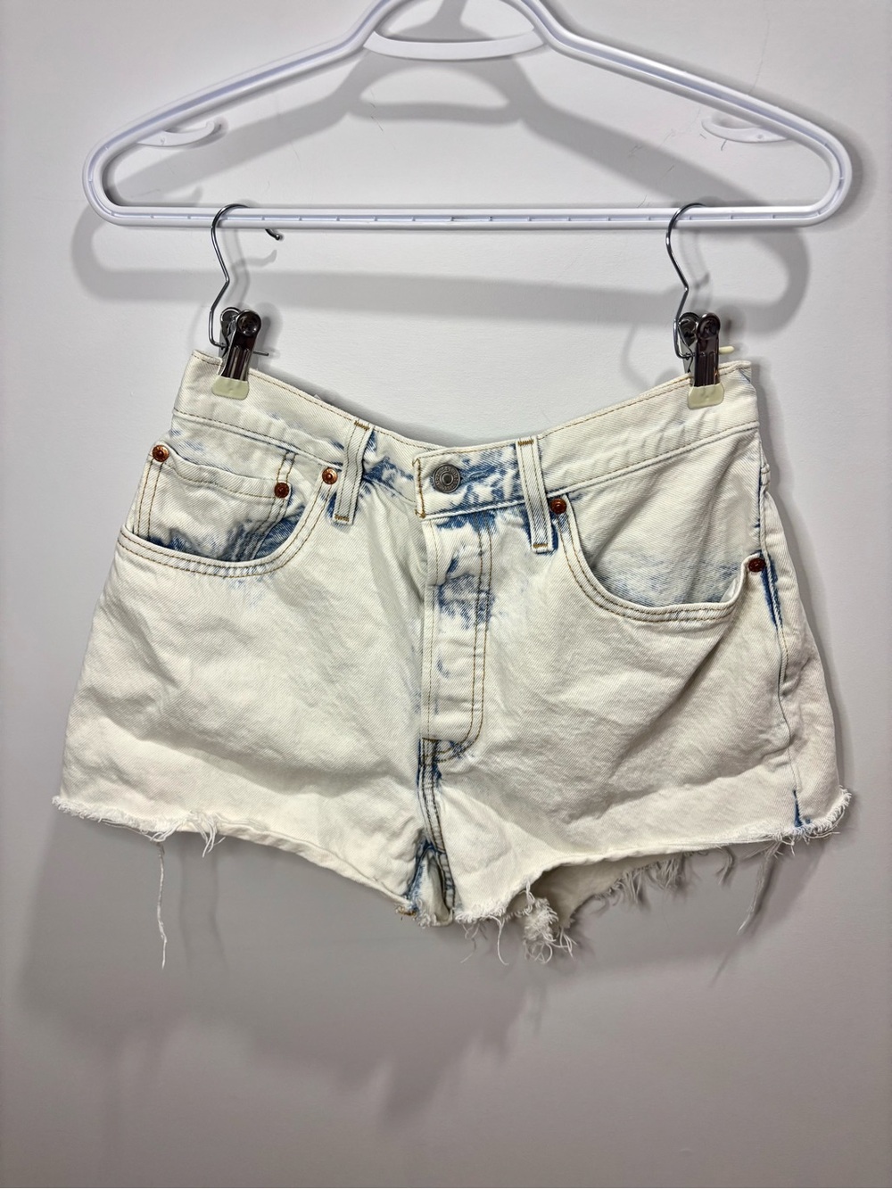 Levi’s 501 Premium Light Wash Distressed Denim Shorts W30